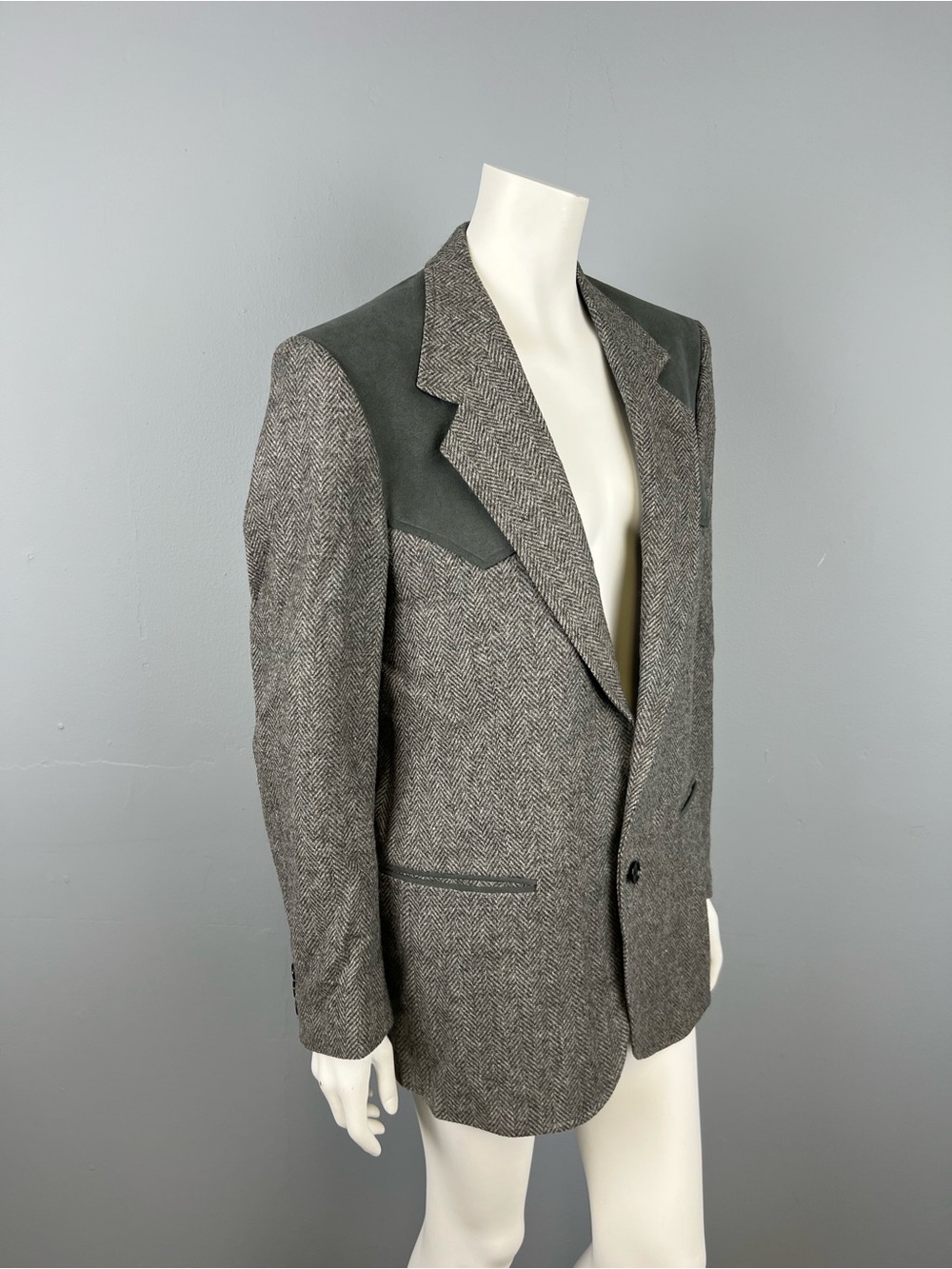 Vintage Hutchings & Men's Blazer with Suede Shoulders -made in Canada Med Hat